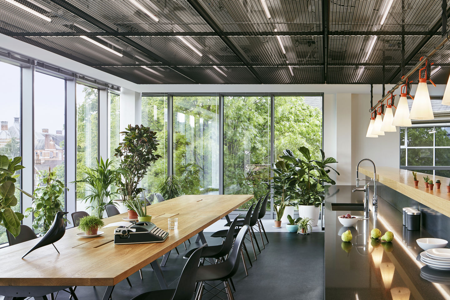 DSW Eames Plastic Side Chair Schwarz 6