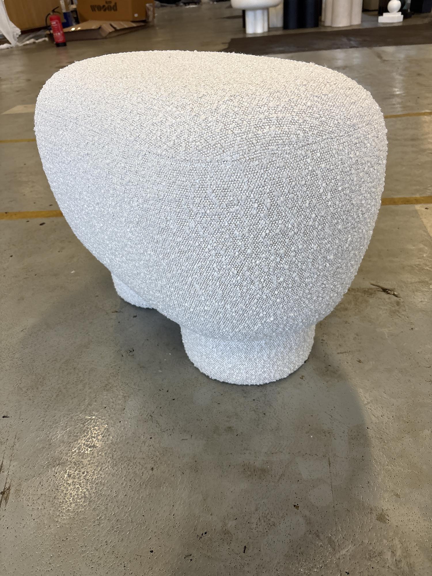 Big Foot Bench Petit Stool Off White Bouclé 2