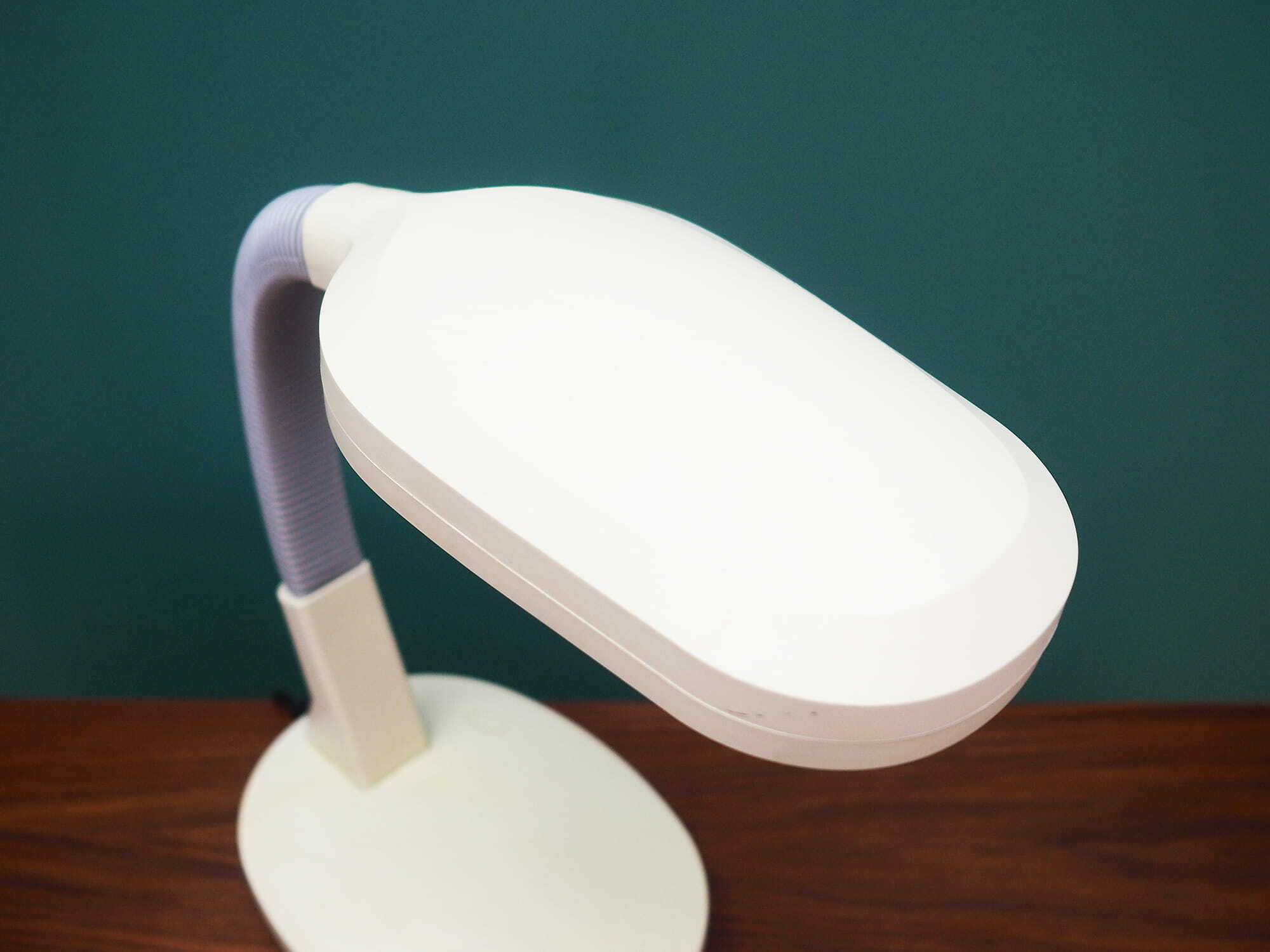 Vintage table lamp plastic white 1960s 4