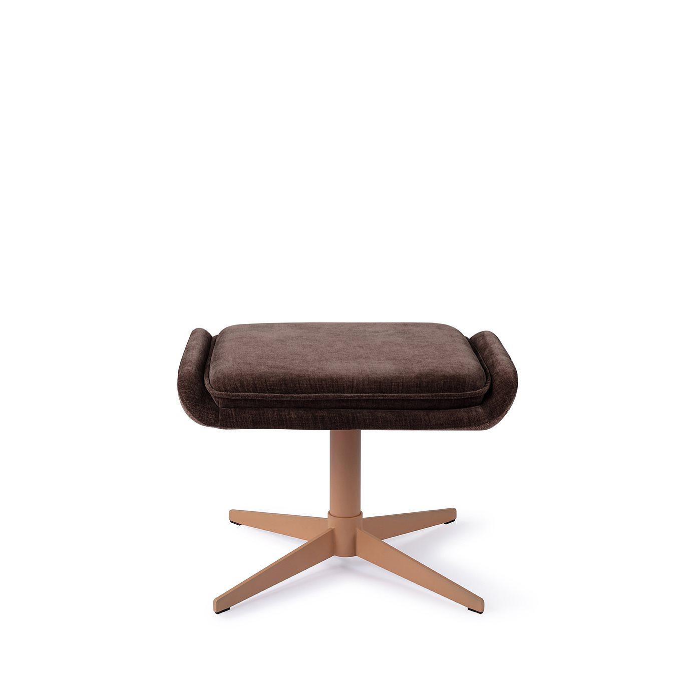 Oketo Chestnut Chase Hocker  2