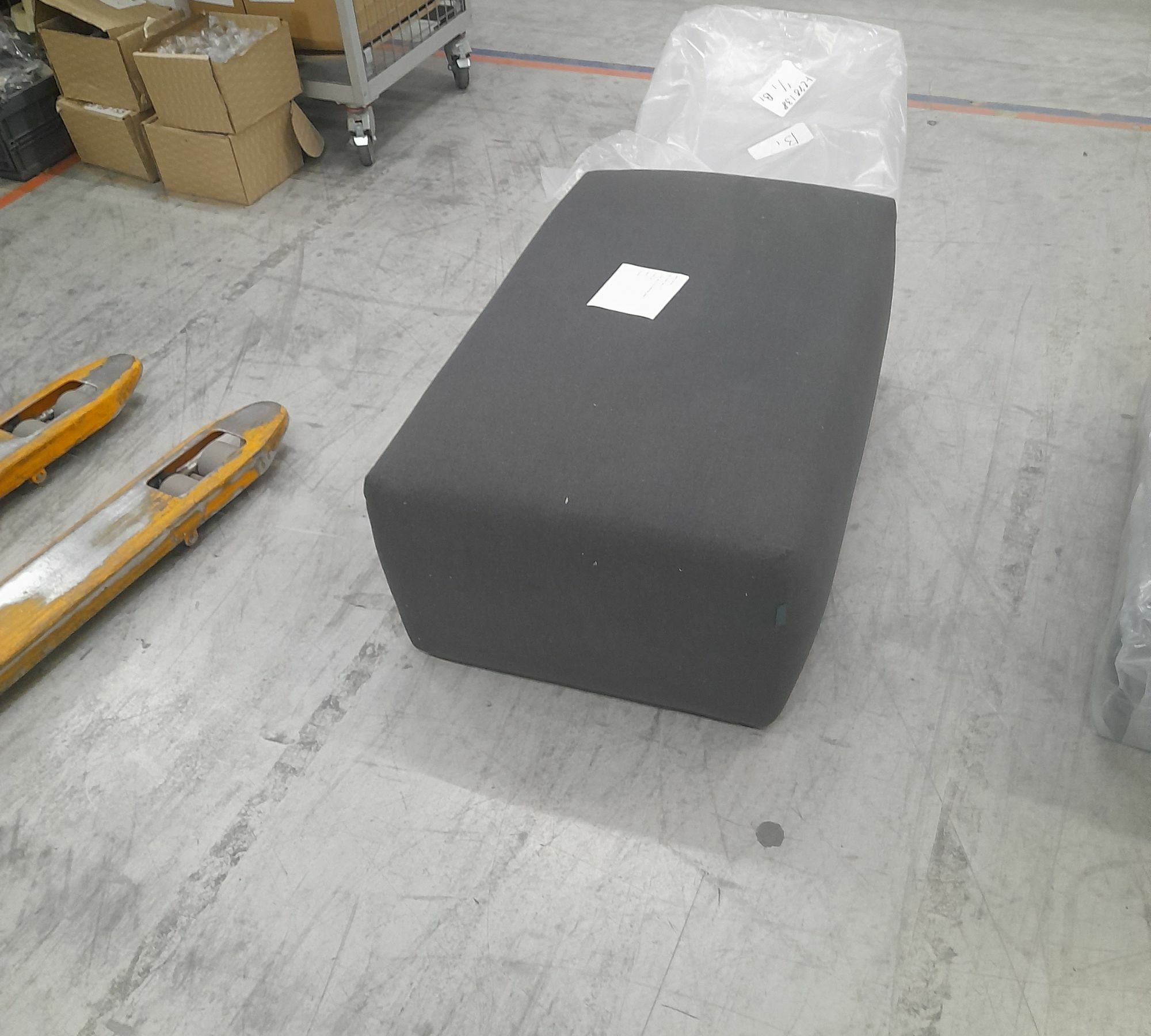 Pyllow Hocker Webstoff Anthrazit 3