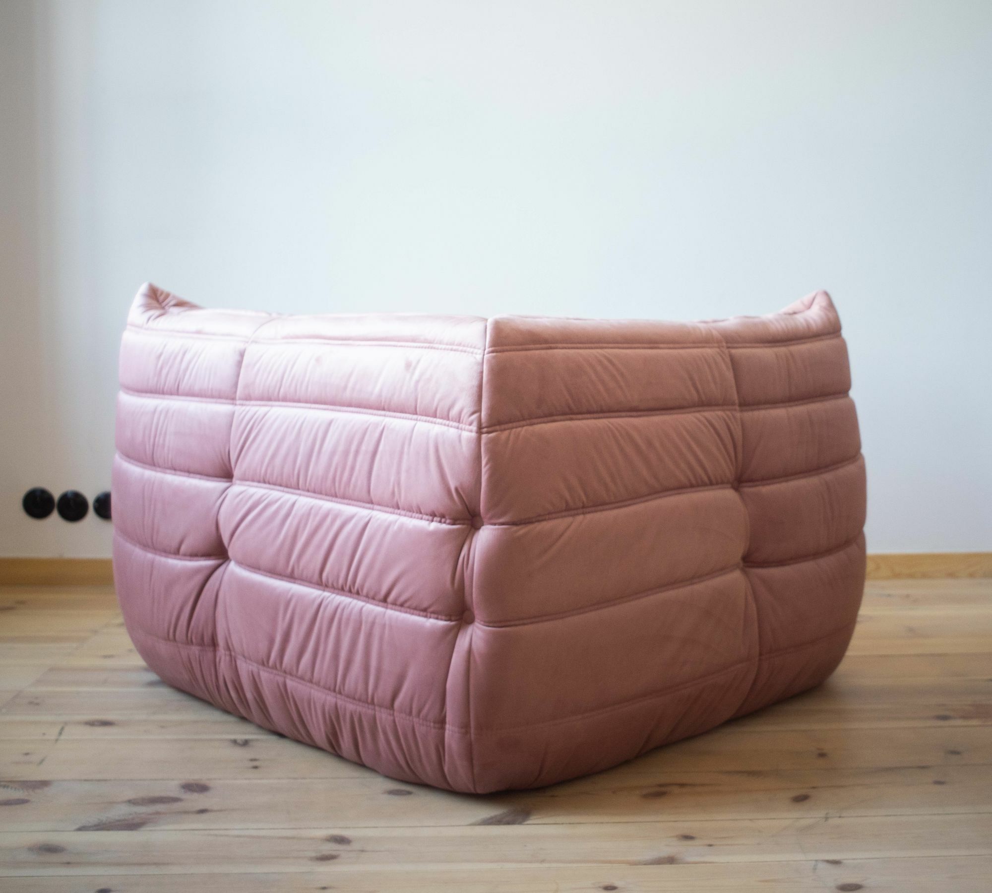 Togo Divano angolare velluto rosa perla 1