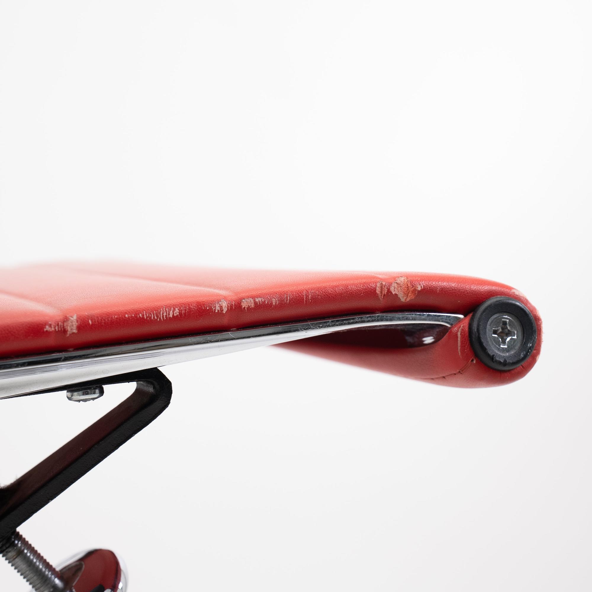 EA117 Office Chair Rocker Aluminium Red 9