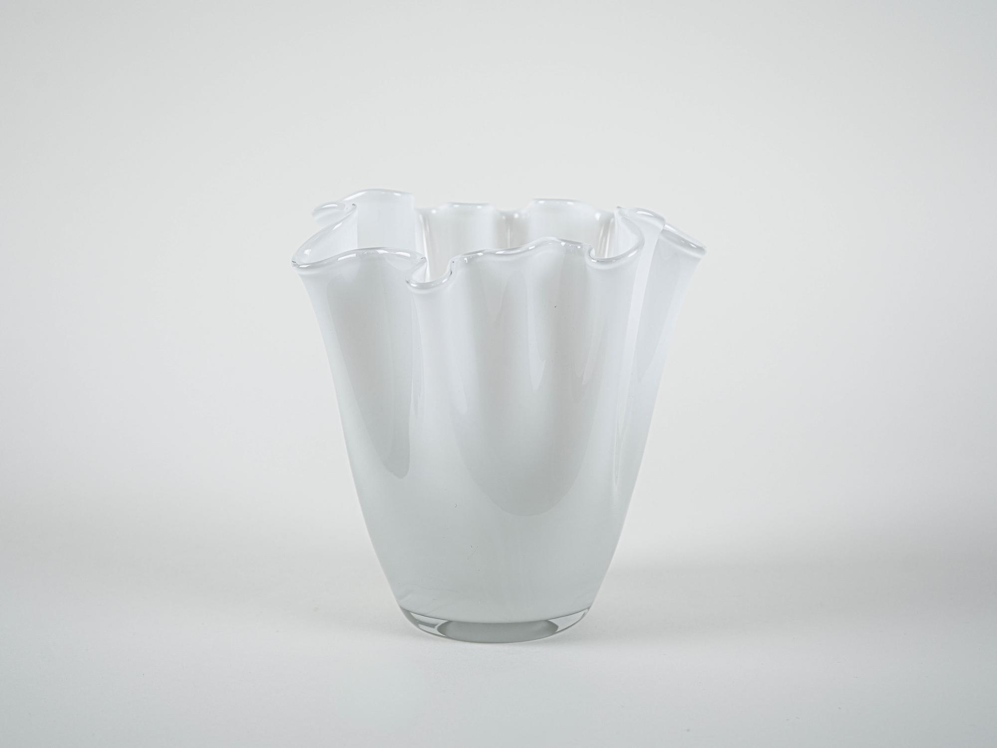 Vase 1970s White 3
