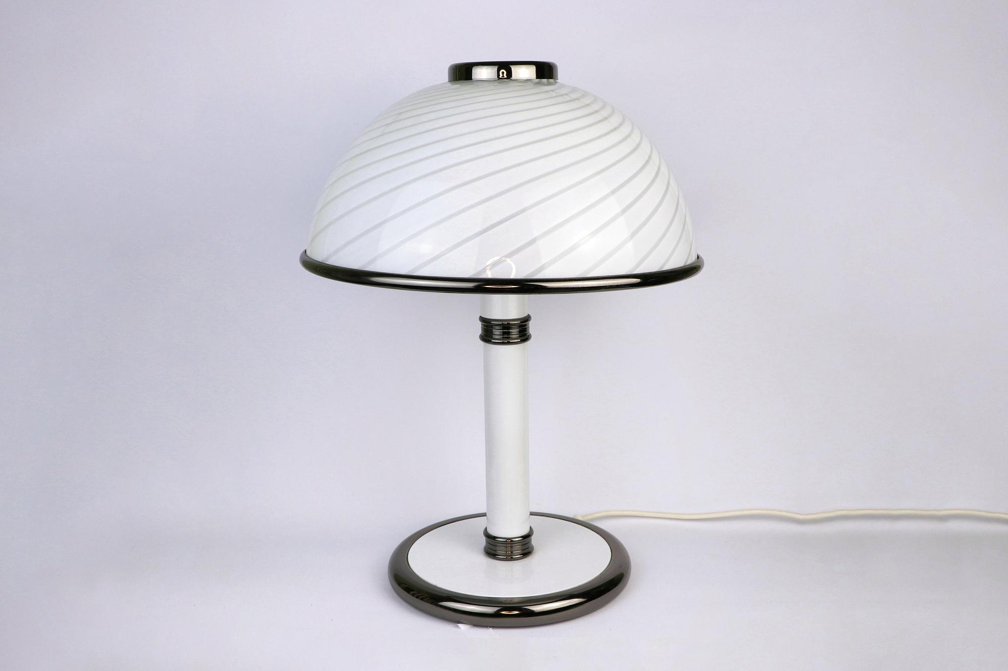 Lampada da tavolo a fungo vintage in vetro di Murano anni '80 3