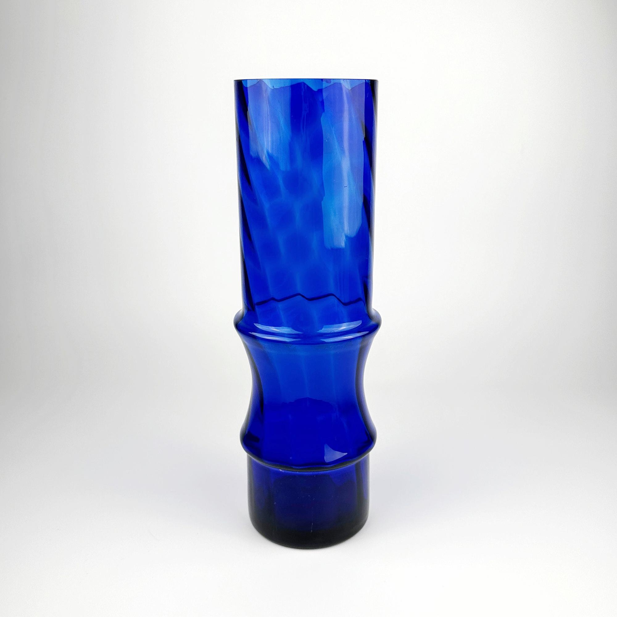 Vaso vintage in vetro blu anni '80 3