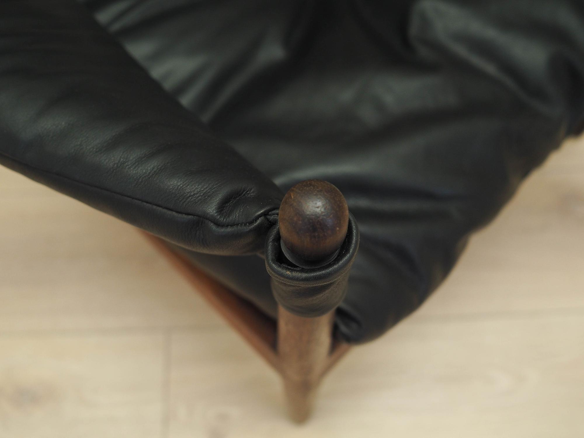 Modus Armchair Wood Leather Black 1960s 12