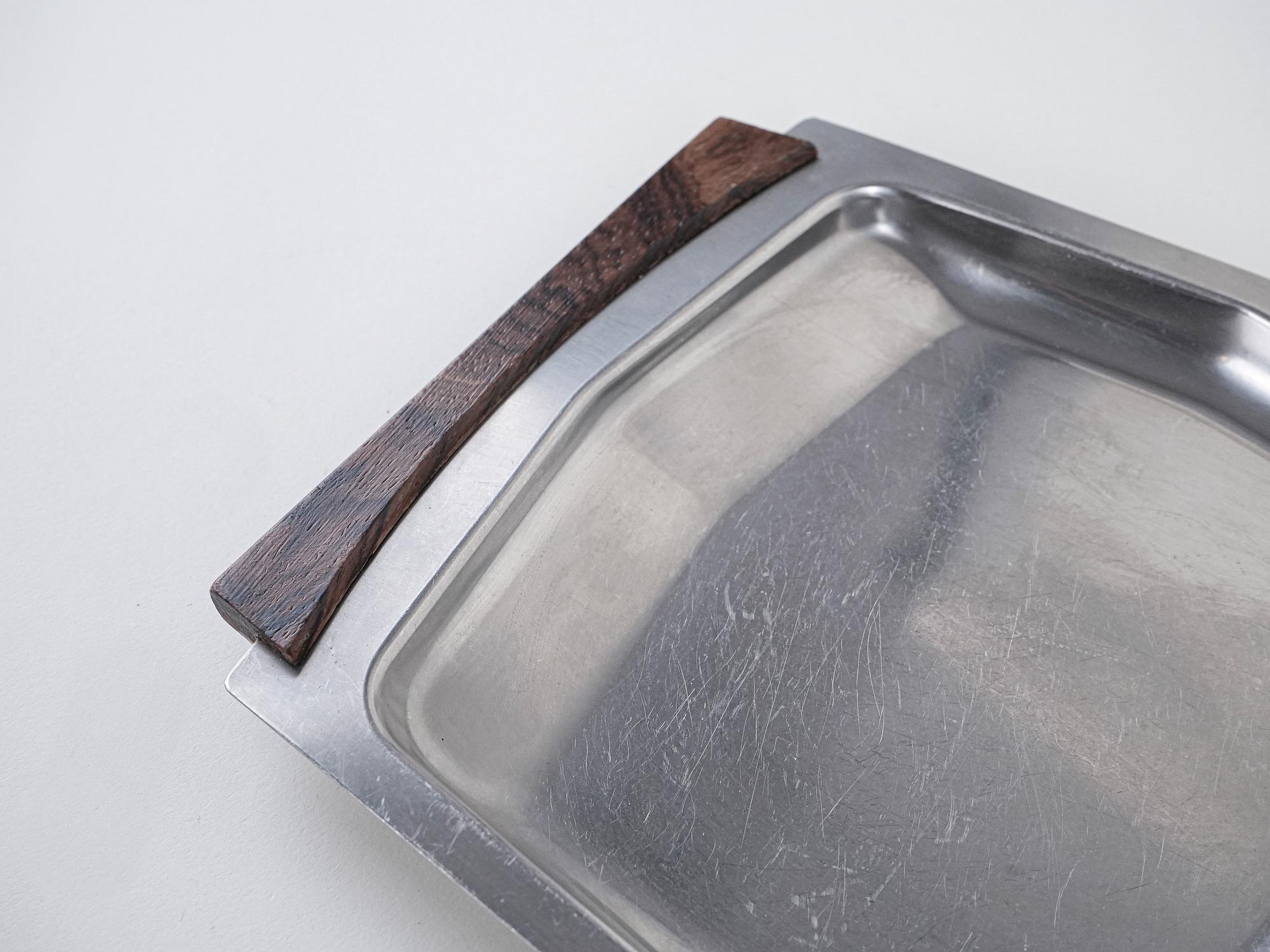 Quadratisches Tablett aus Edelstahl 1970er Jahre 4