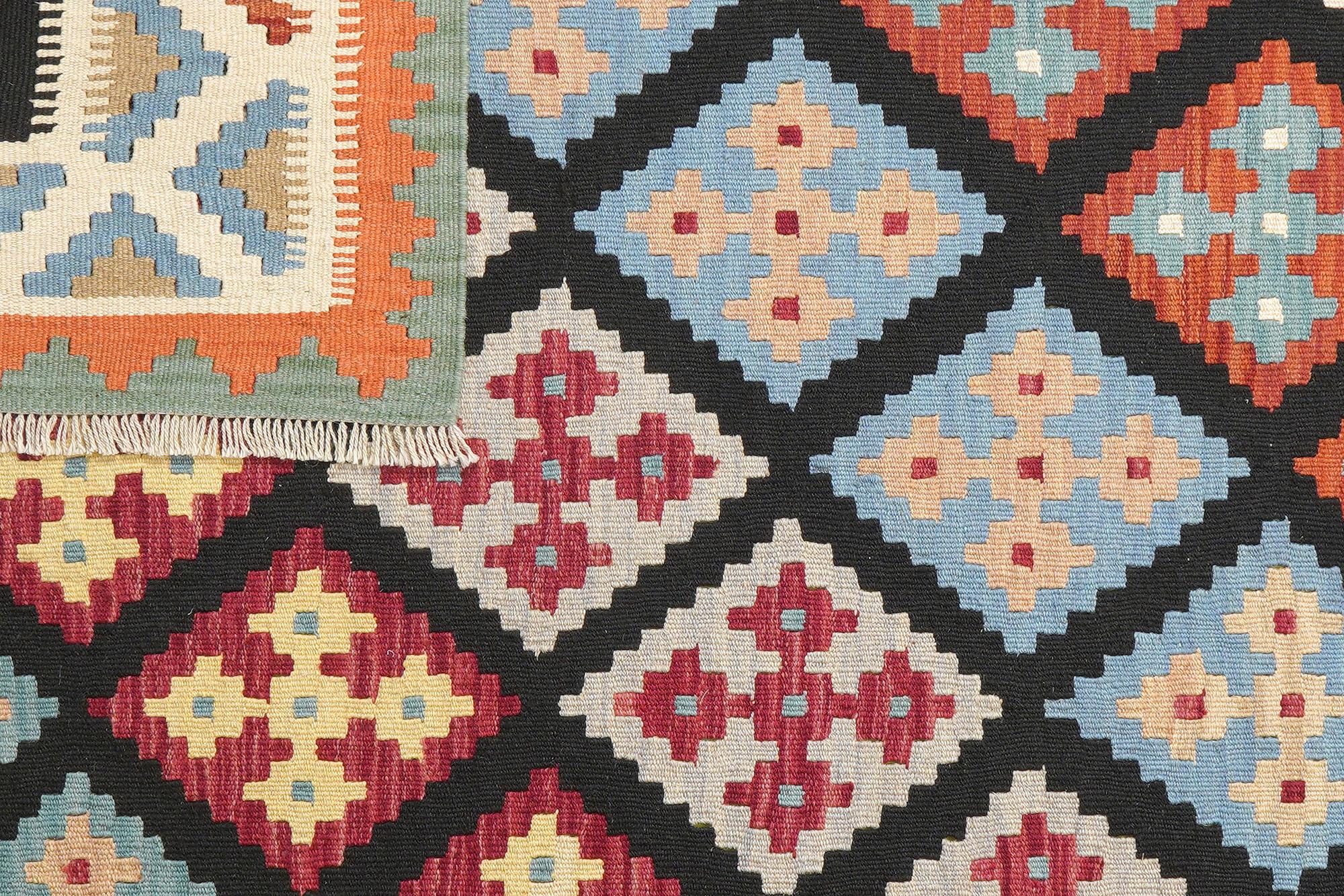 Carpet 
Wool
Black 4