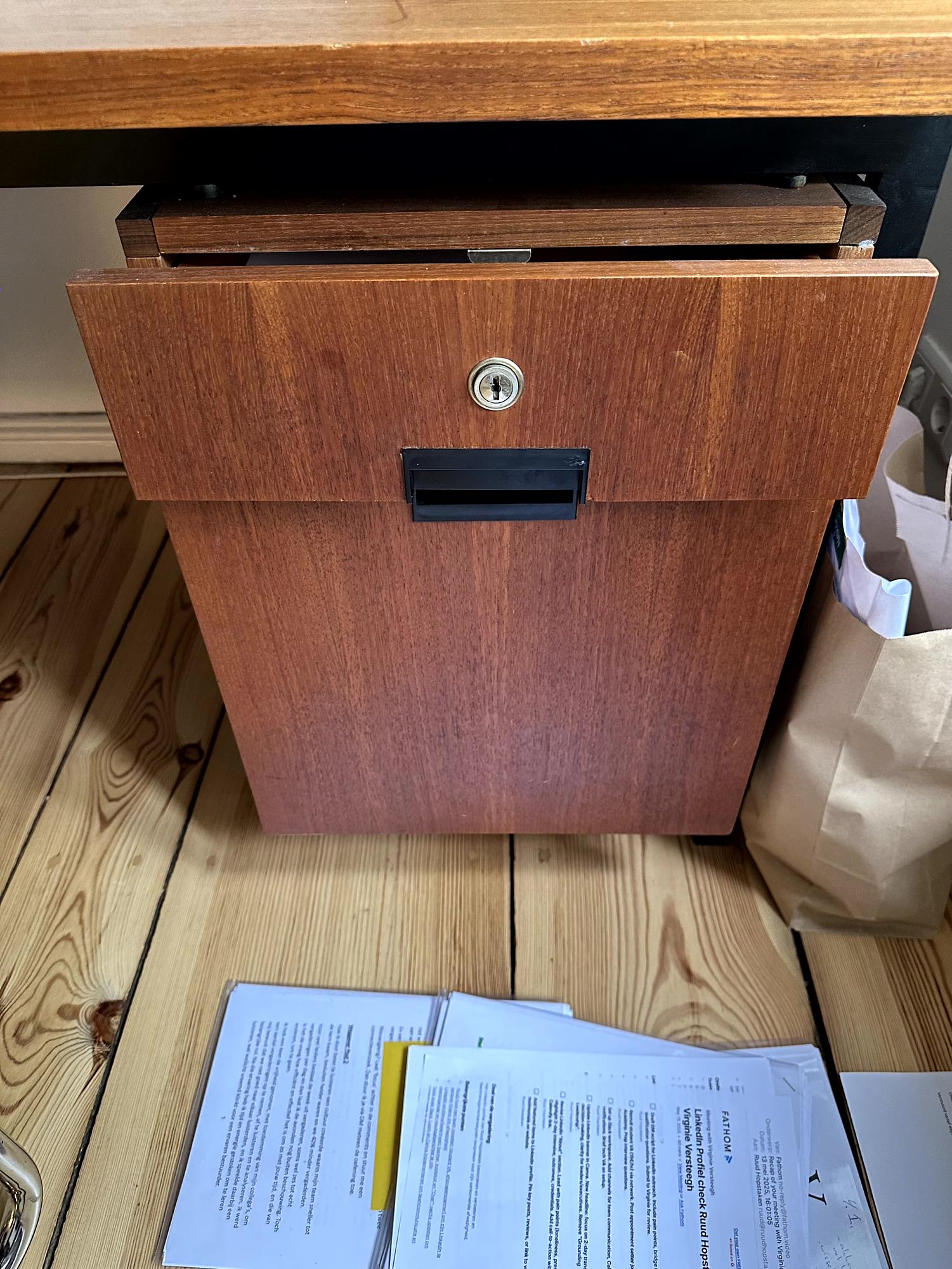 Schreibtisch mit Stuhl Holz 1950er Jahre 6