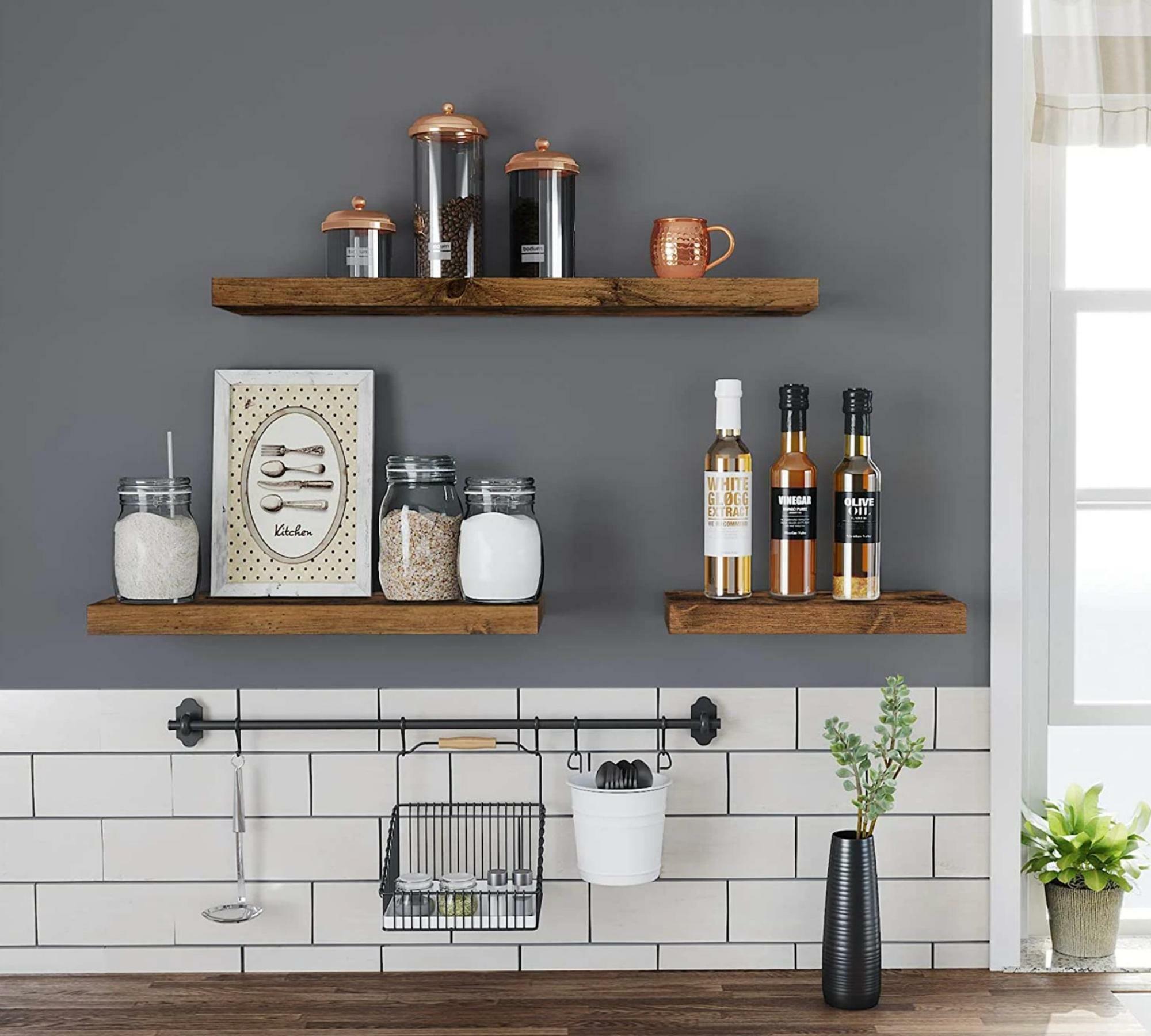 Floating shelf in dark wood look 2