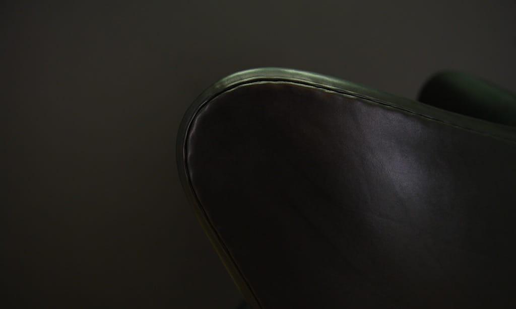 Egg Chair Arne Jacobsen Leather Black 10