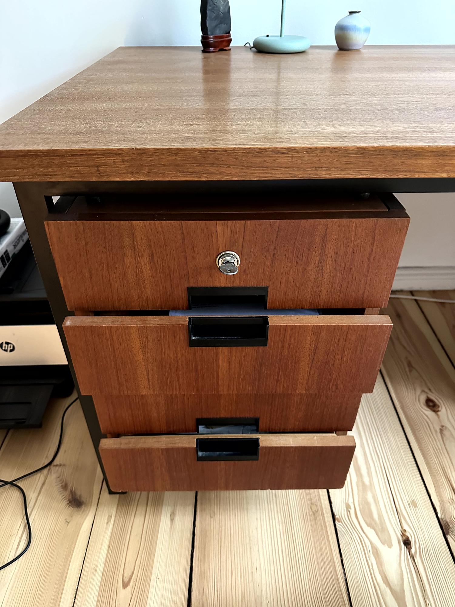 Schreibtisch mit Stuhl Holz 1950er Jahre 7