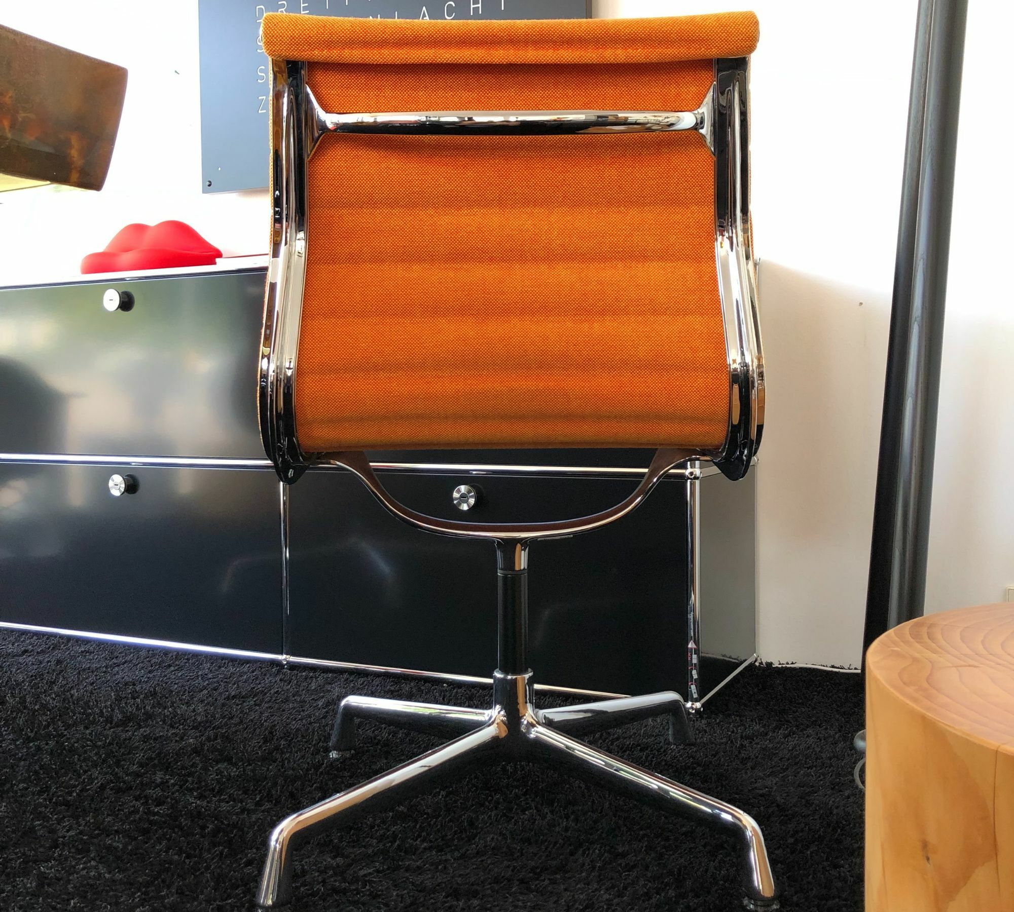 Aluminium Chair EA 101 Stoff Orange 3