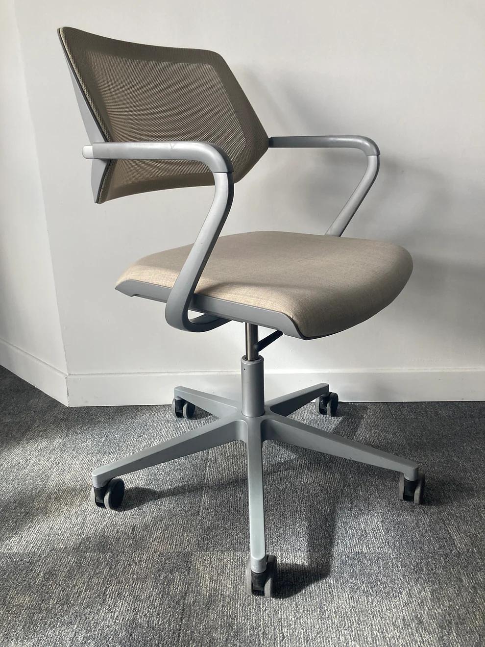 QiVi Sedia da ufficio girevole con base a 5 razze Malt Crema 3