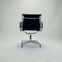 Eames EA 108 Aluminium Chair Drehbar Navy 1