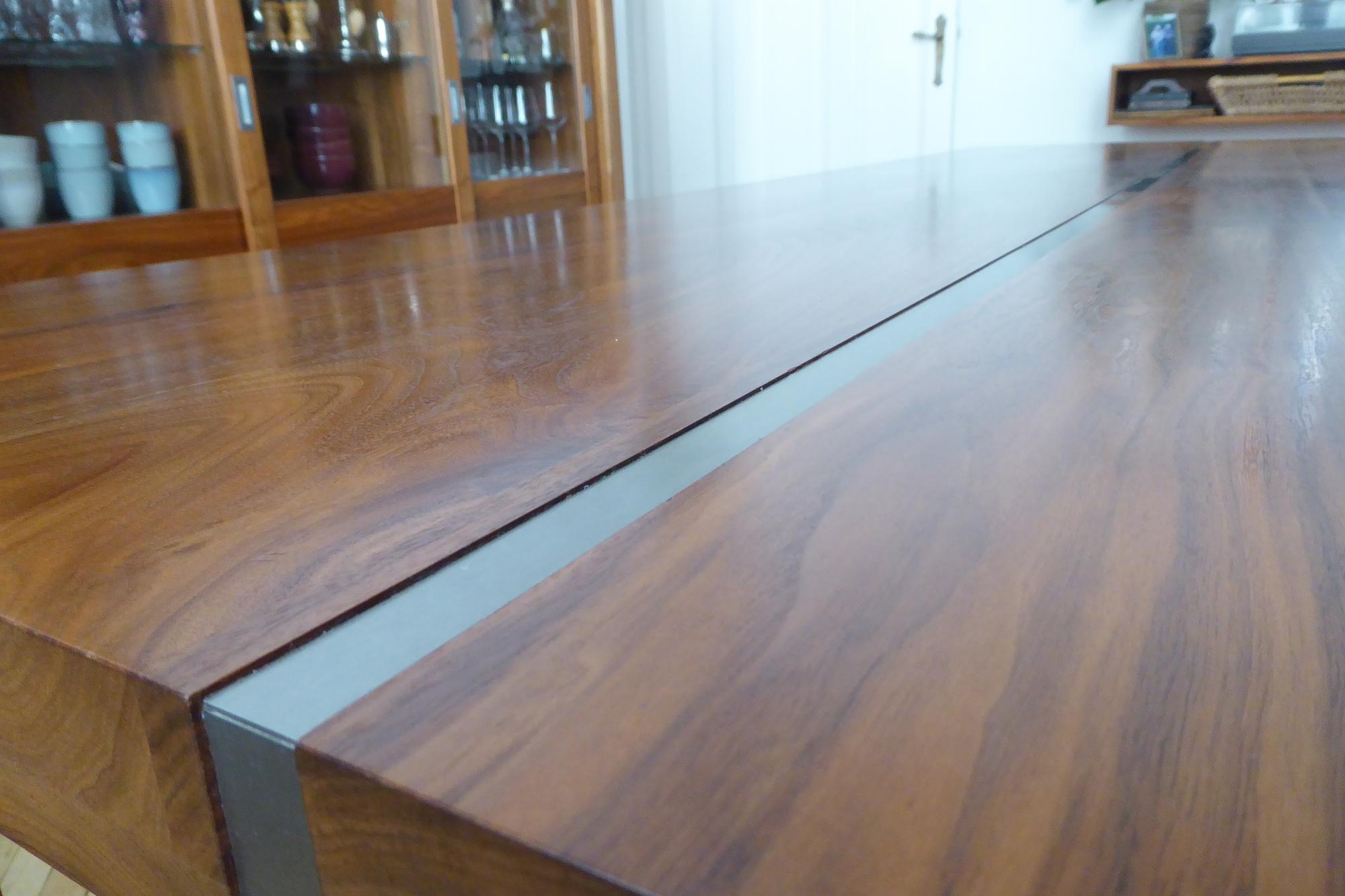 Stripe Esstisch Nussbaum 2