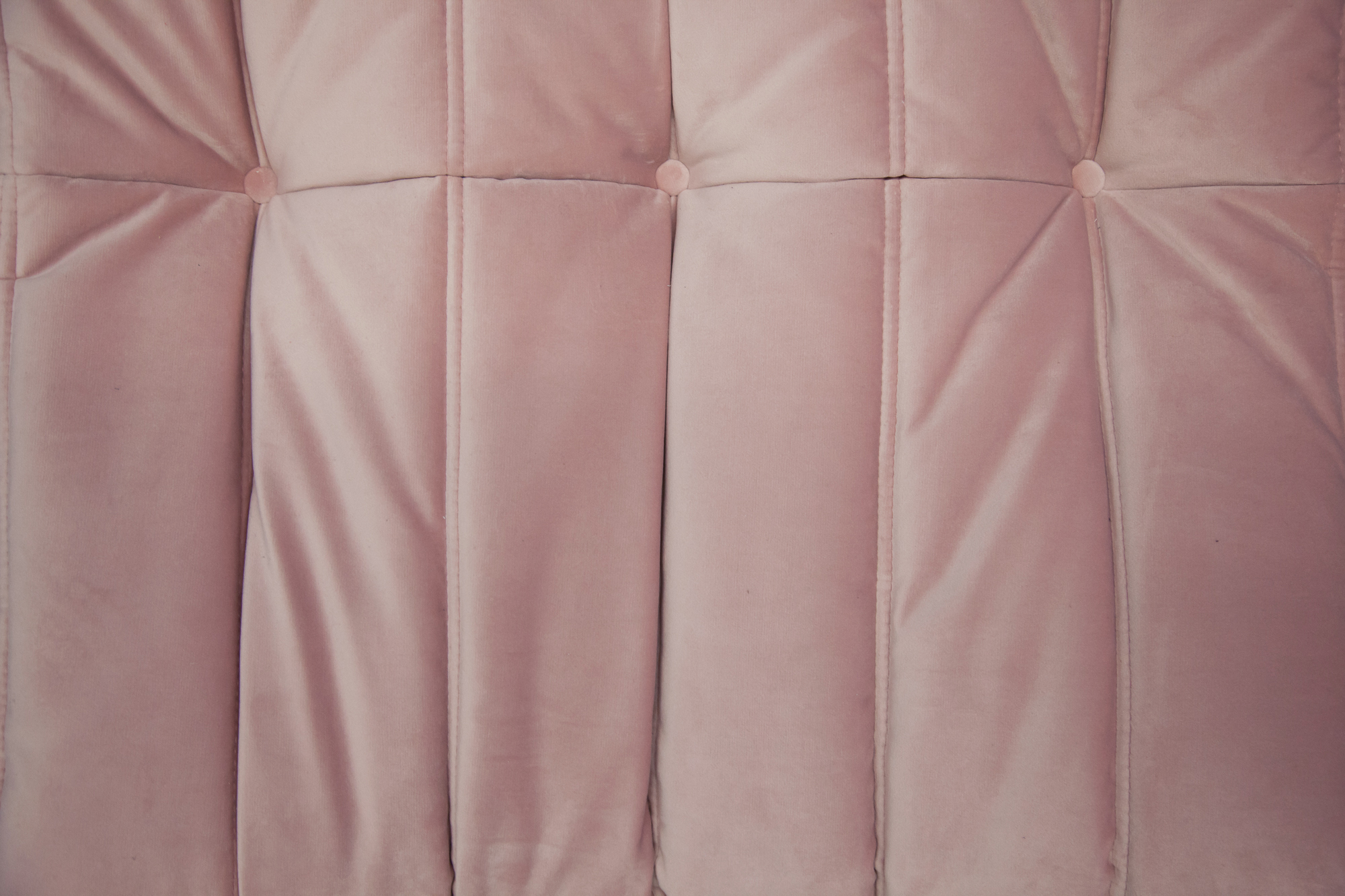 Togo Sofa 2-seater velvet light pink 6