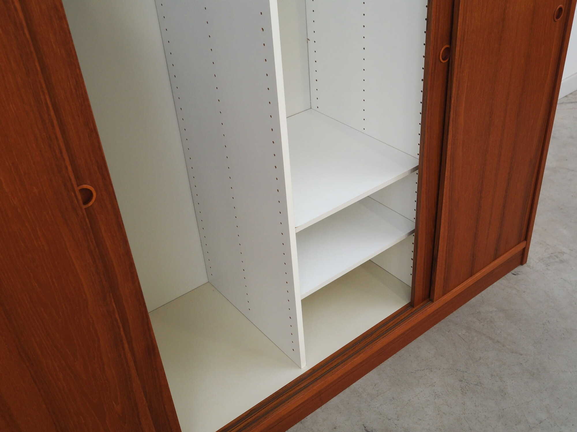 Vintage Kleiderschrank Teakholz Braun 1960er Jahre 9