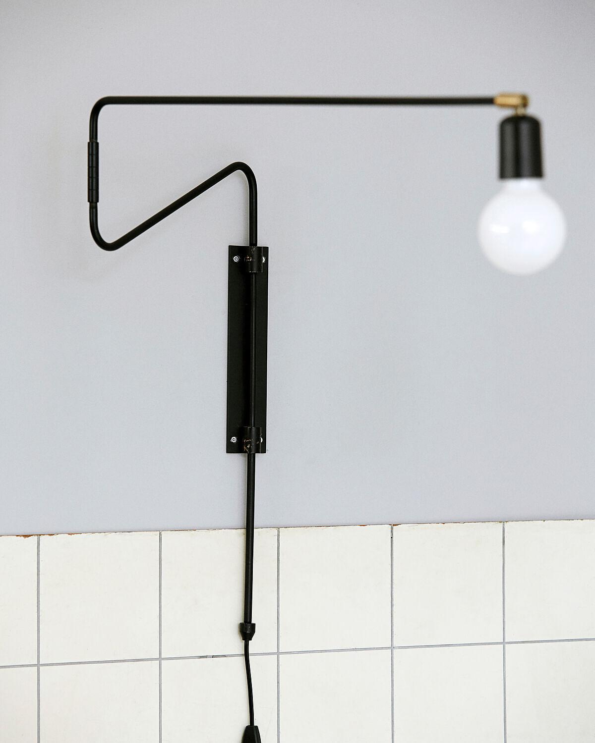 2x HDSwing Wall Lamp Black 1