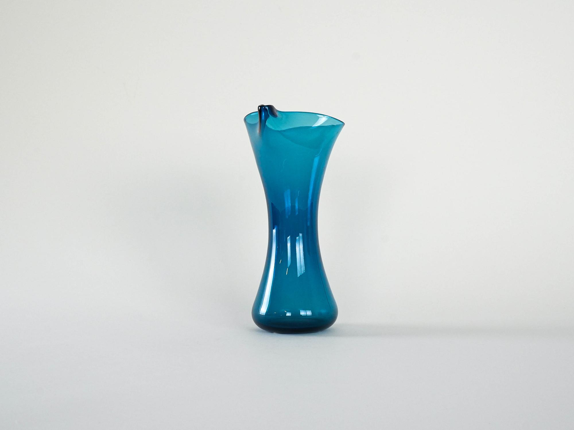 Glass pitcher Cobalt 3
