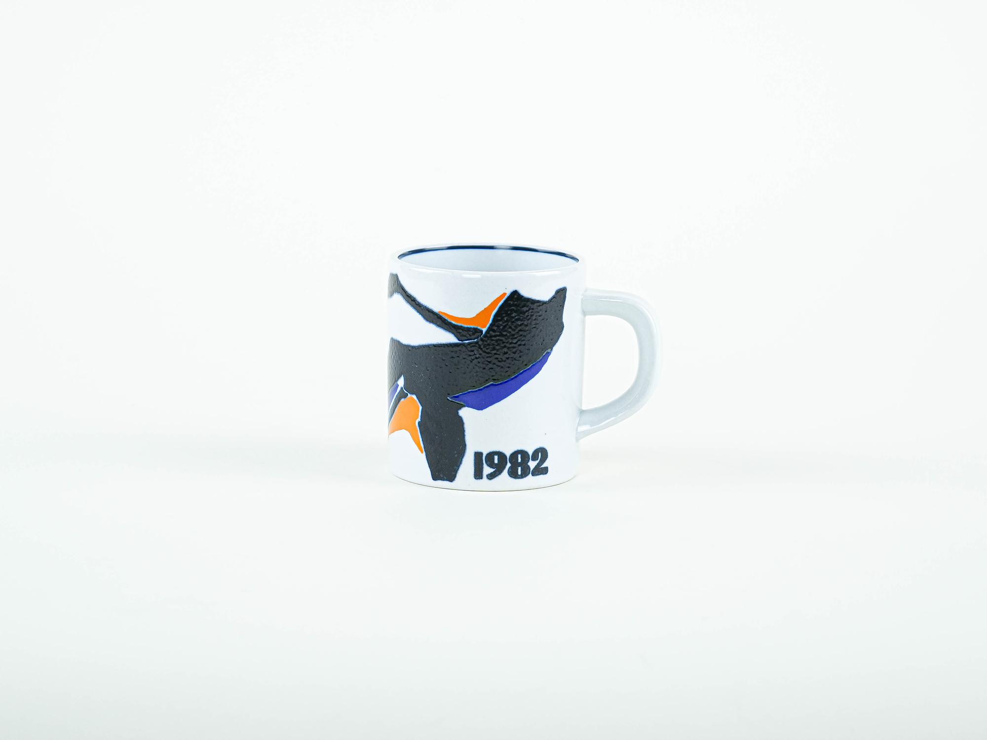 Porcelain cup 1982 3