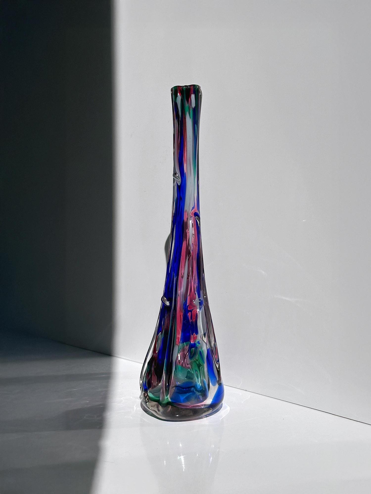 Handgemachte Blumenvase Glas 1970er Jahre 4