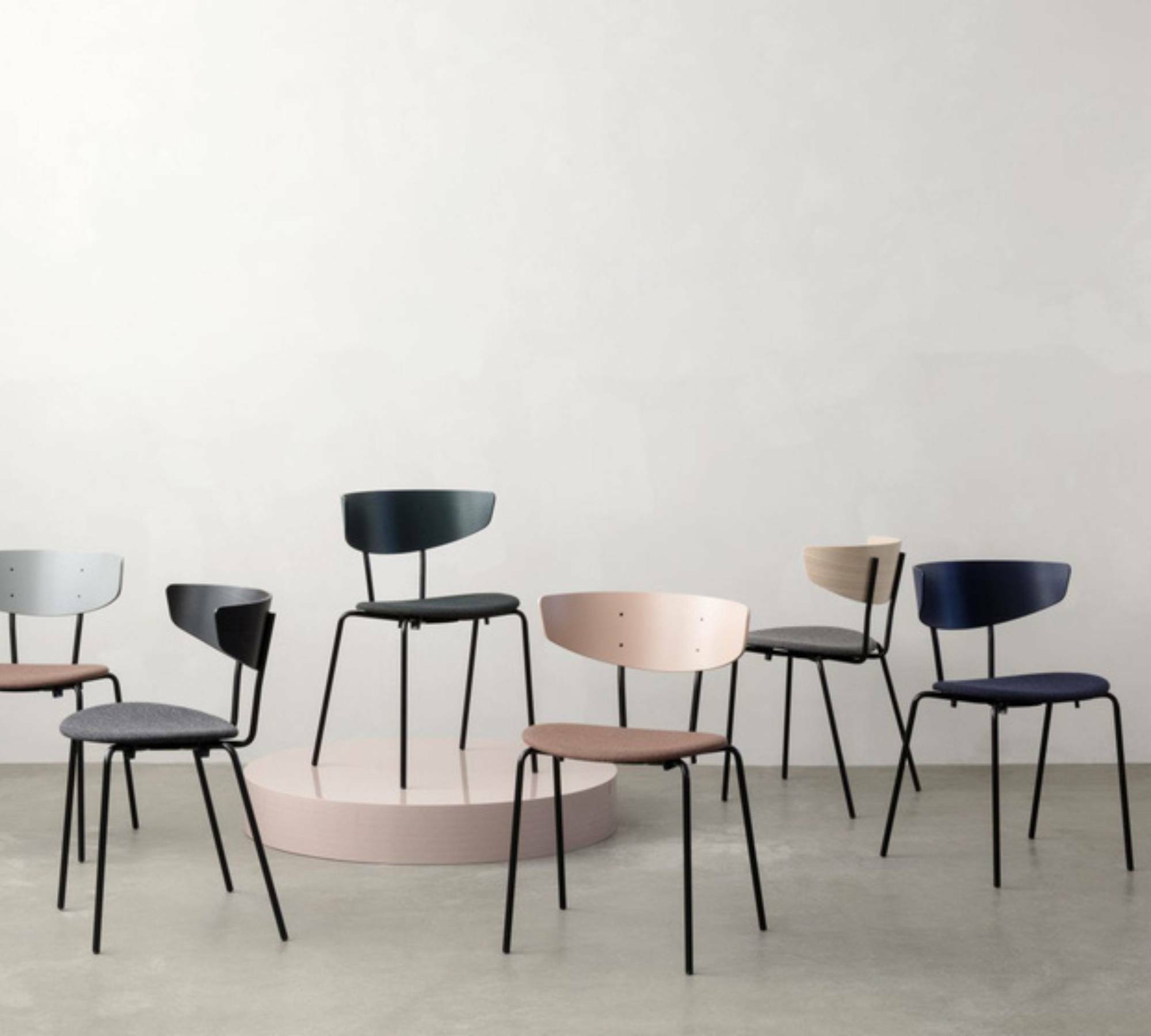Herman Stuhl Holz Grau 3