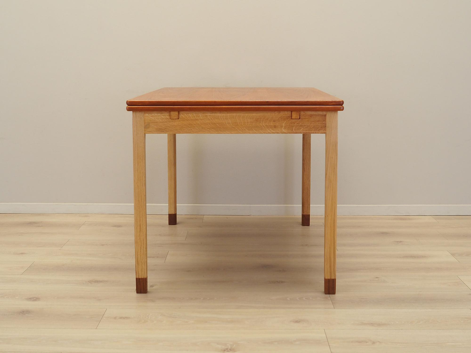 Extendable table, Danish Design, 1970s, Manufacturer: SKM 3