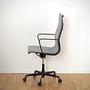 EA 119 Aluminium Chair Cosy Grau 1