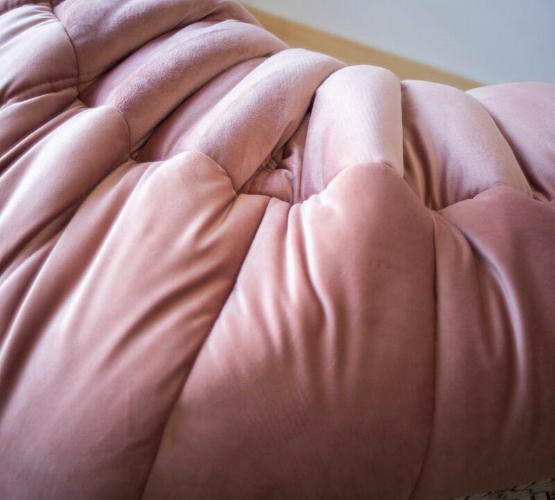 Divano Togo 2 posti velluto rosa perla 5