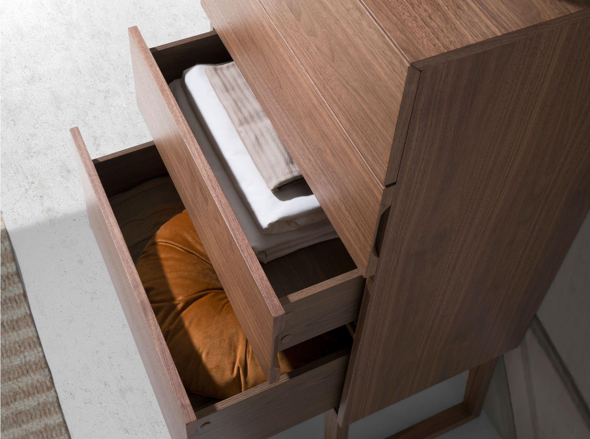 7024 Chiffonier Walnussholzfurnier Braun 7