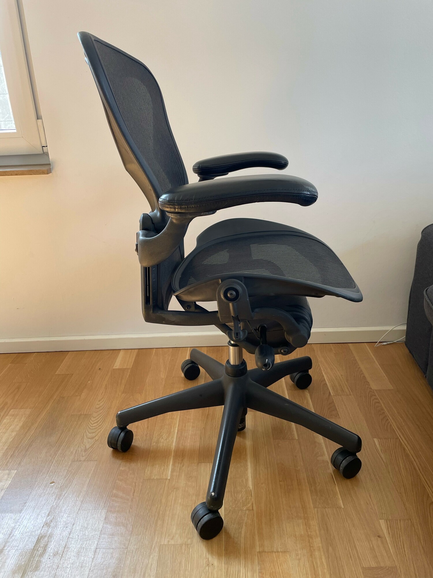 Aeron Chair von Herman Miller Graphite 3