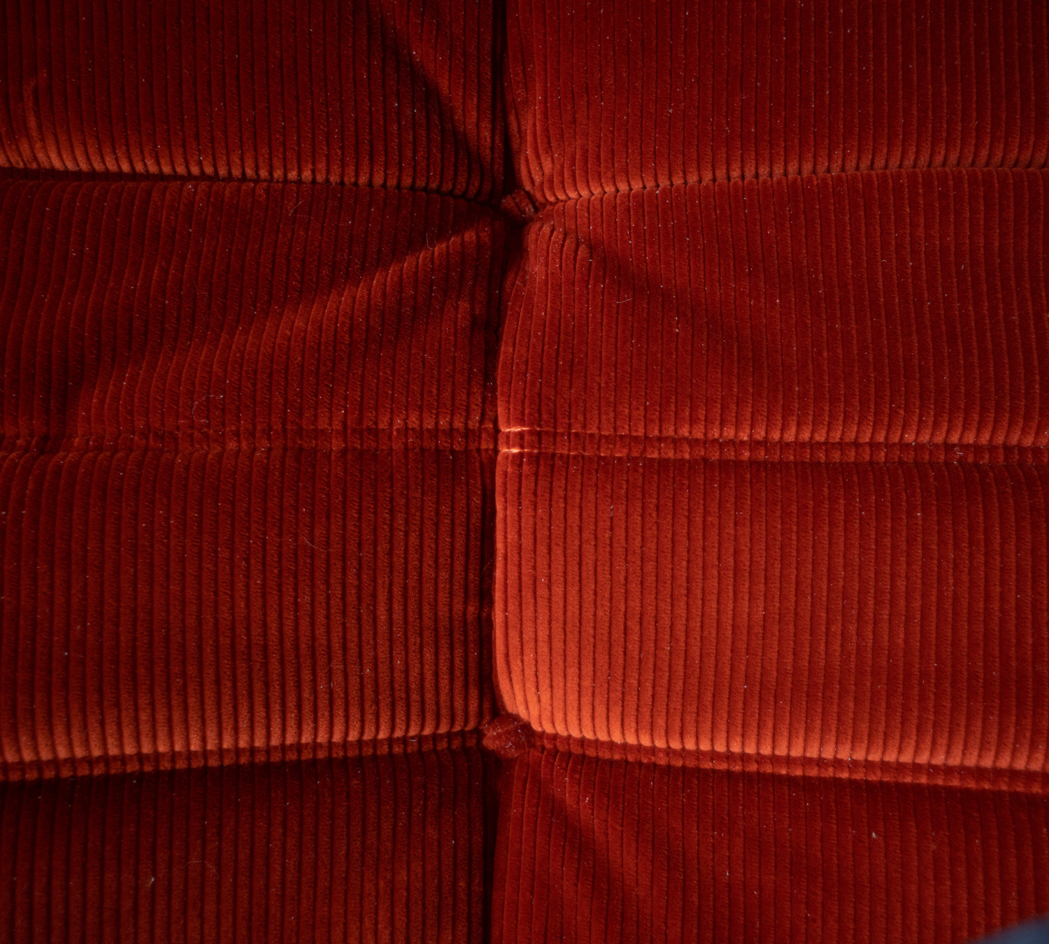 Togo Sofa 2-Sitzer Cord Bernsteinorange 3