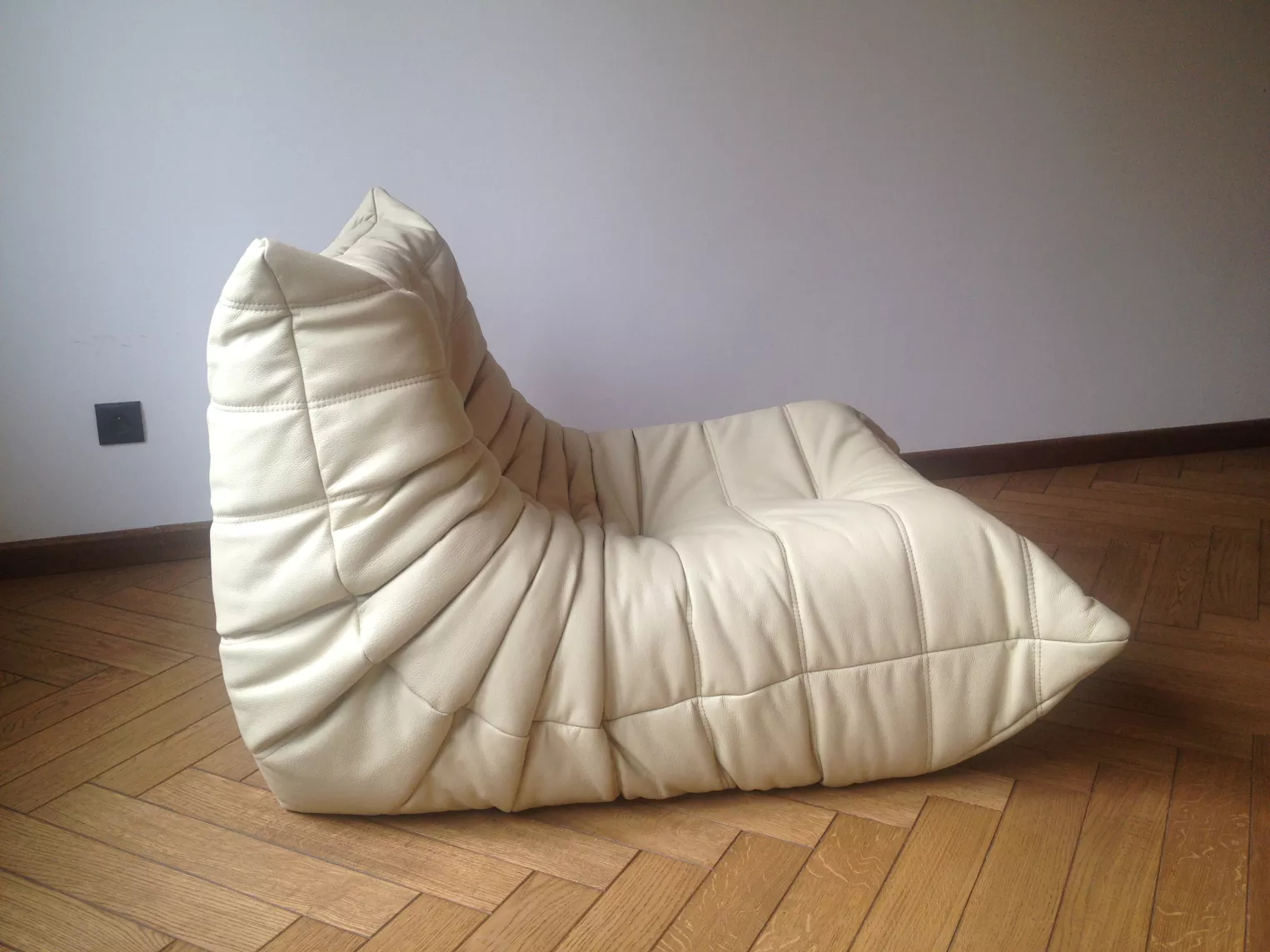 Togo Armchair Madras Leather White 1