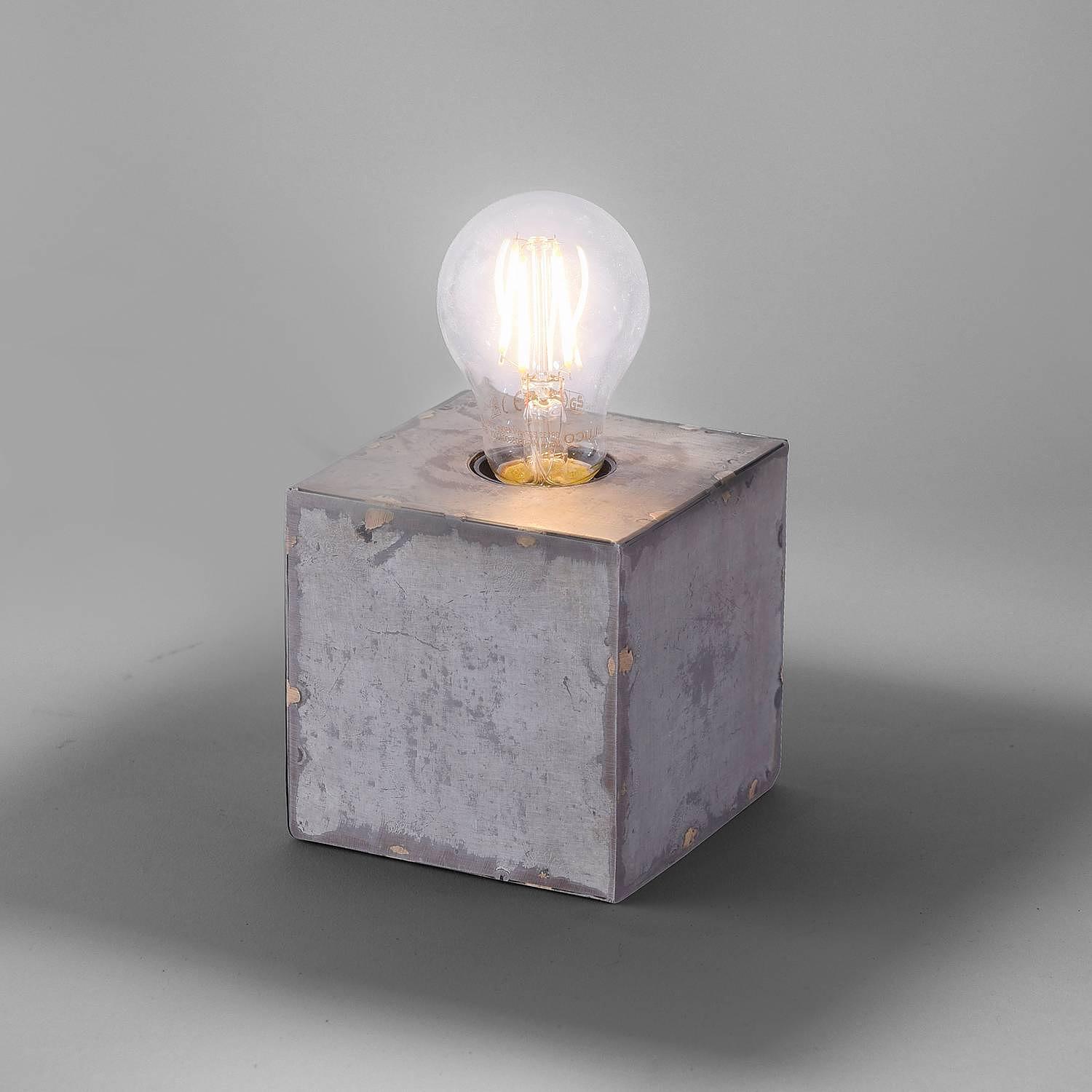 1-Flammig Samia I Tischleuchte Eisen 2