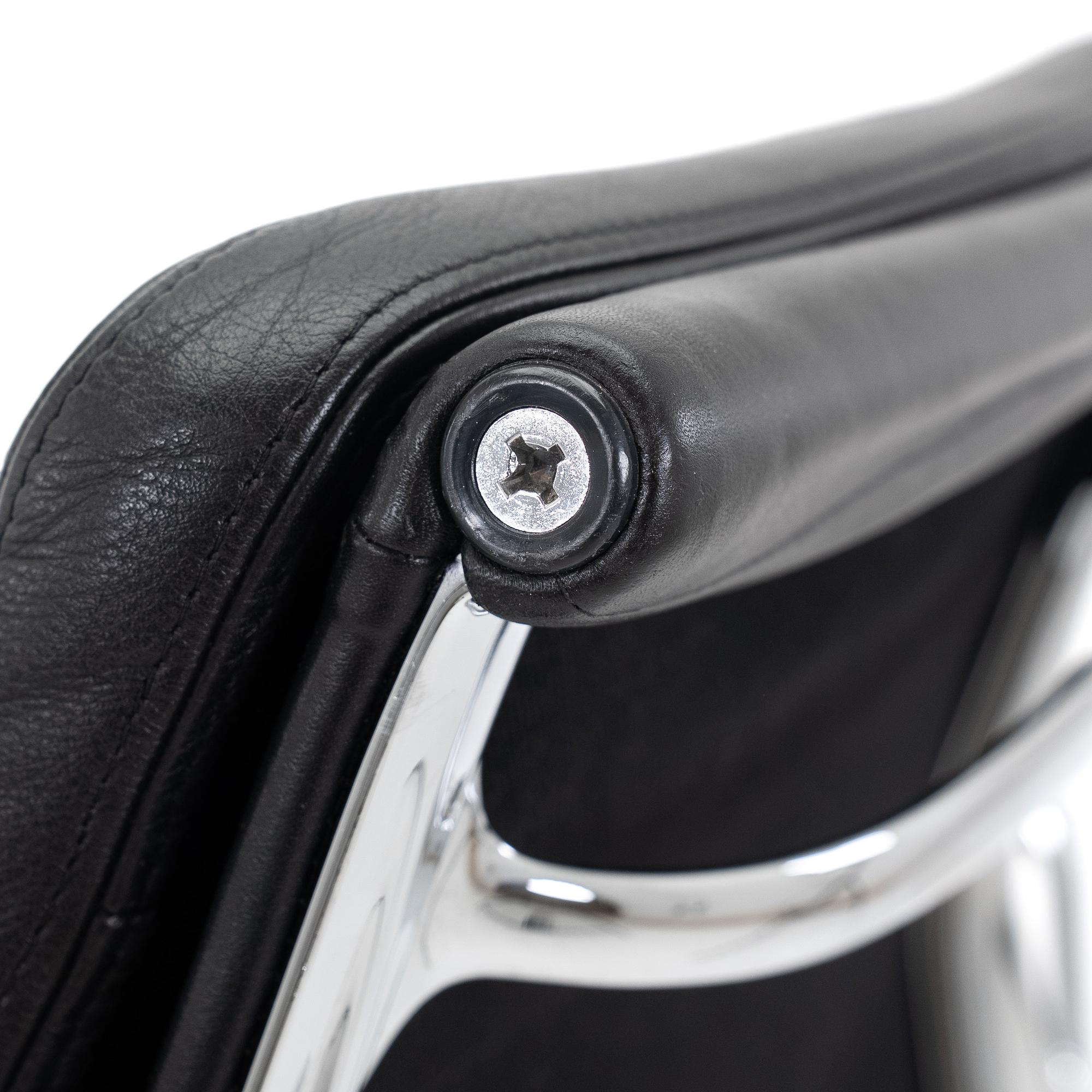 EA208 Bürostuhl Leder Schwarz von Vitra 8