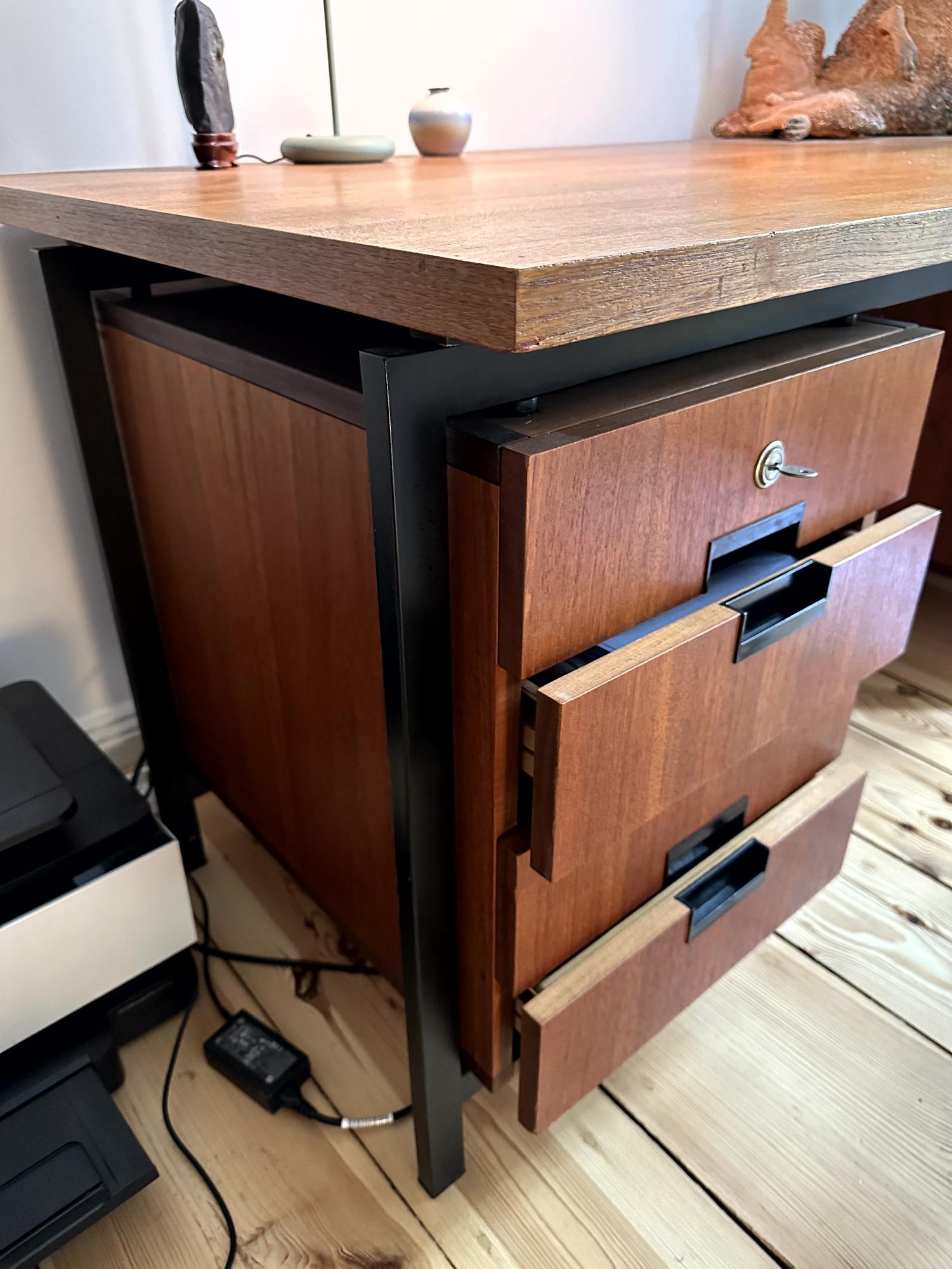 Schreibtisch mit Stuhl Holz 1950er Jahre 5