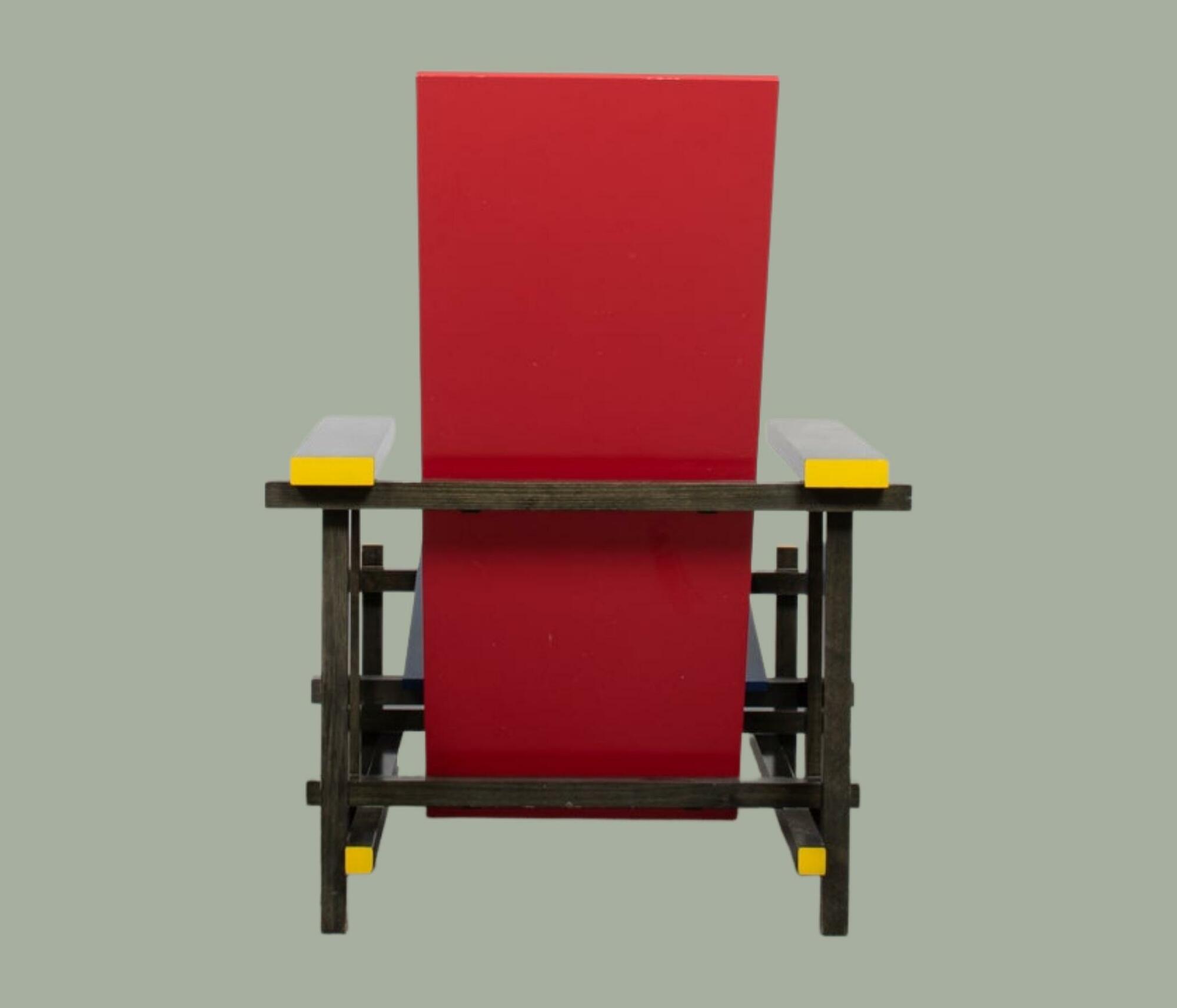 Cassina Red & Blue Chair Gerrit T. Rietveld 3