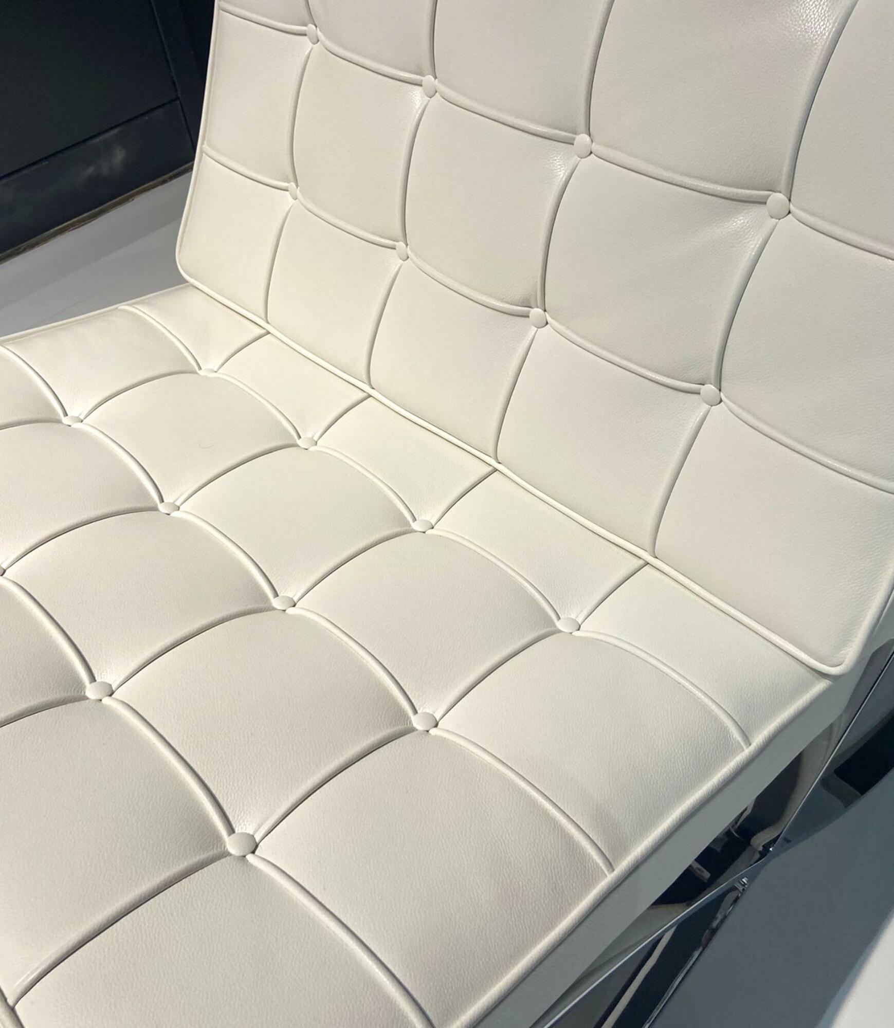 Original Barcelona Sessel mit Hocker Sabrina Leder Weiß 4