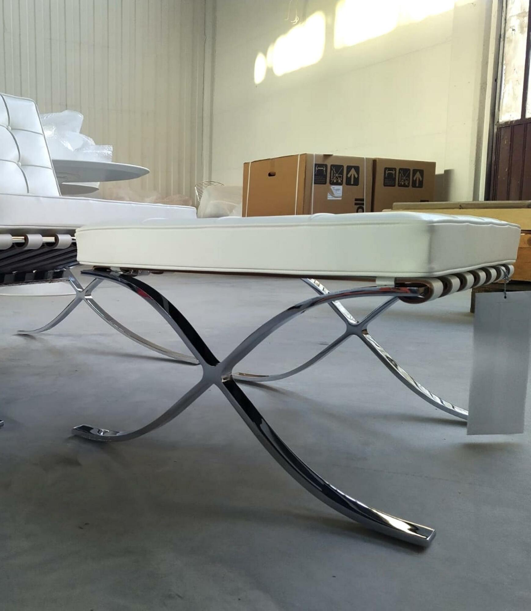 Original Barcelona Sessel mit Hocker Sabrina Leder Weiß 7