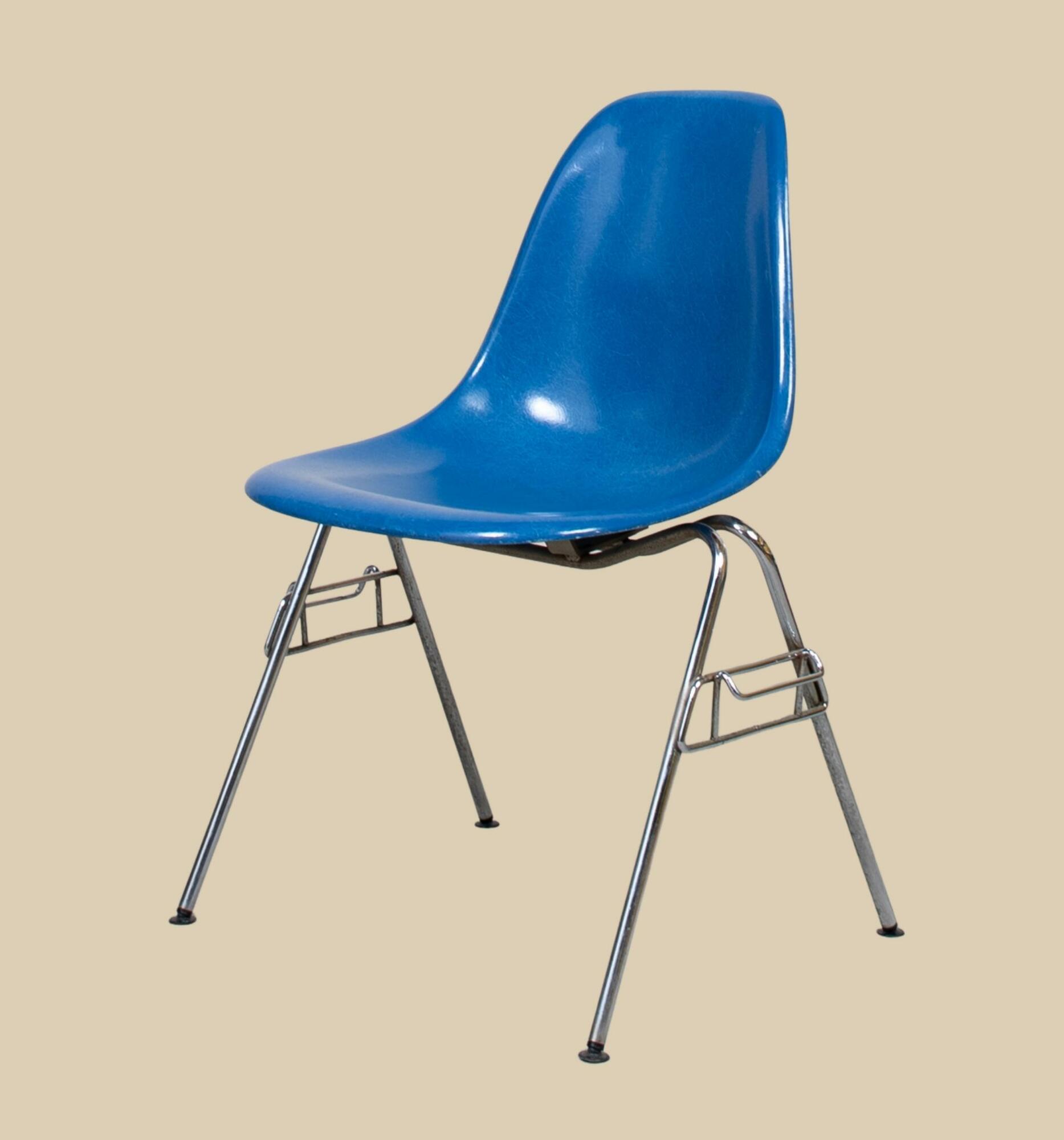 Eames Fiberglass Side Chair by Herman Miller Ultra Marine 0