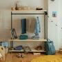 Kinderkleiderstange aus Holz und Metall auf Rollen 3