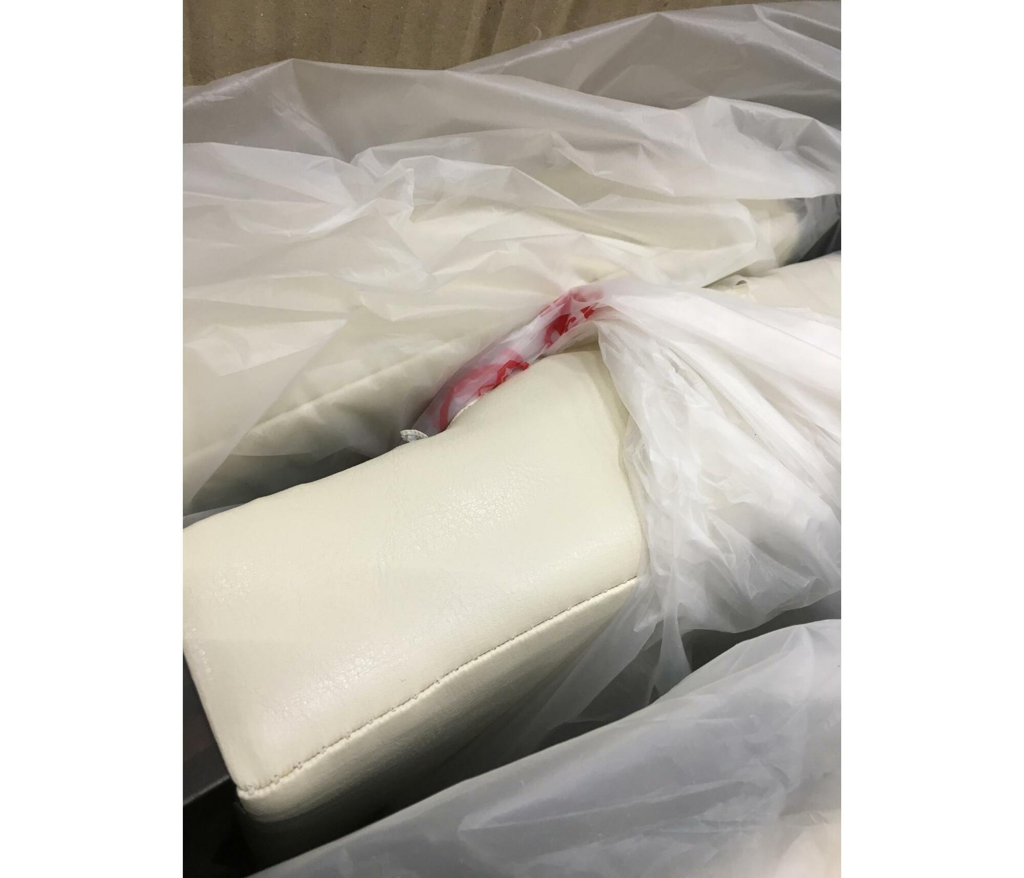 2x Esszimmerstuhl Kunstleder Creme  4