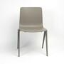Minimalistischer Indoor-Outdoor Stuhl Stapelbar, Grau 1