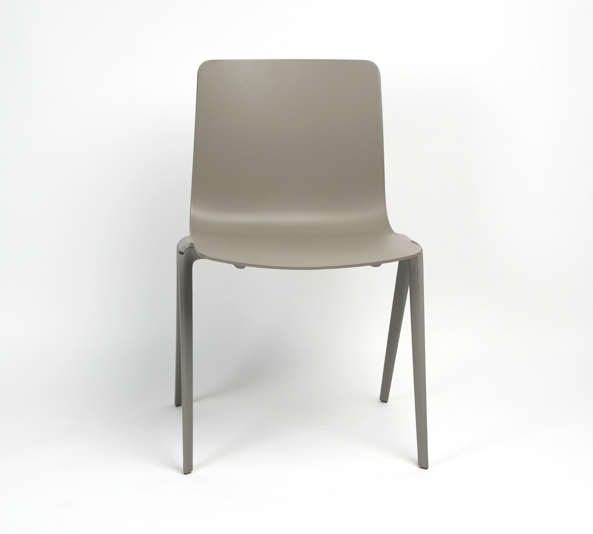 Minimalistischer Indoor-Outdoor Stuhl Stapelbar, Grau 1