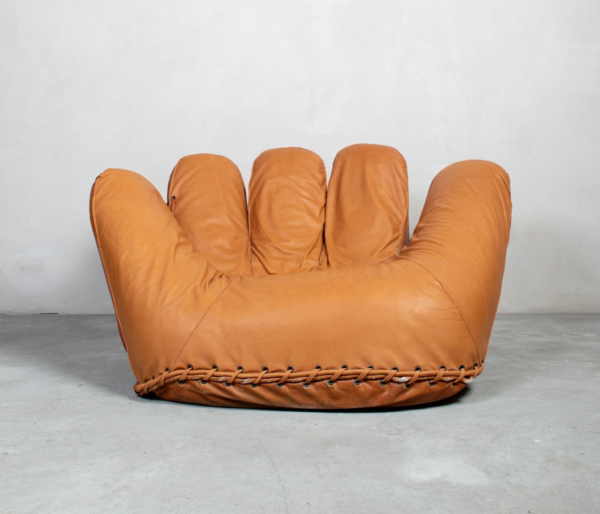 Poltronova JOE Baseball Sessel braunes Leder 1