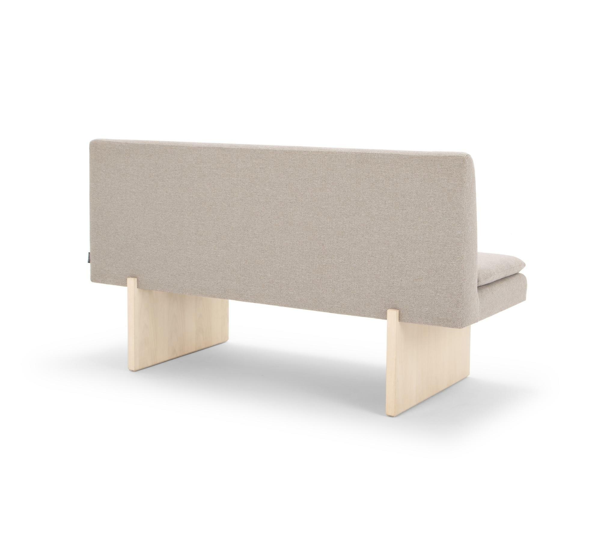 Umi Esssofa Agnes Brown 3