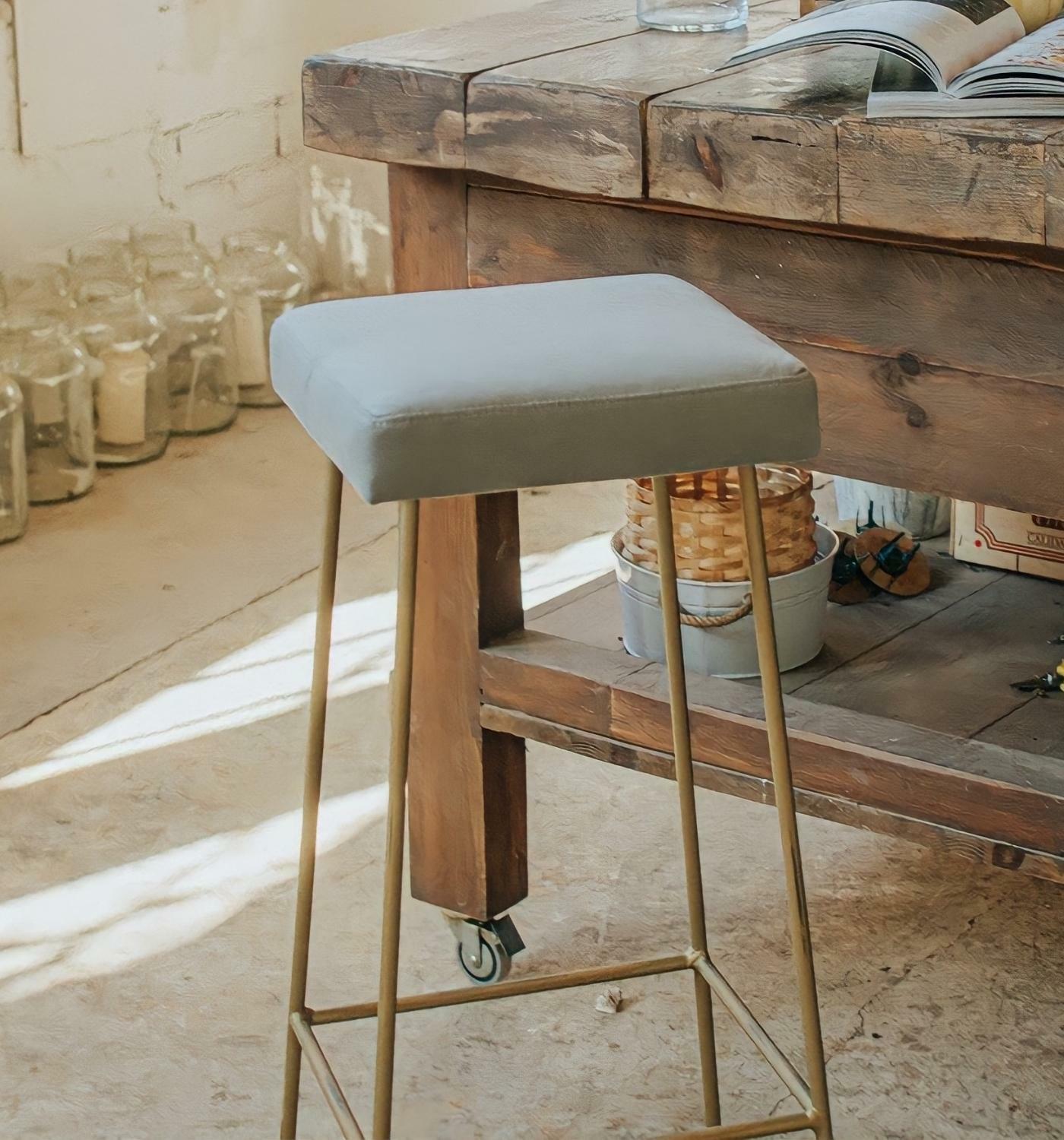 Barhocker mit Antik-Goldenen Beinen 3