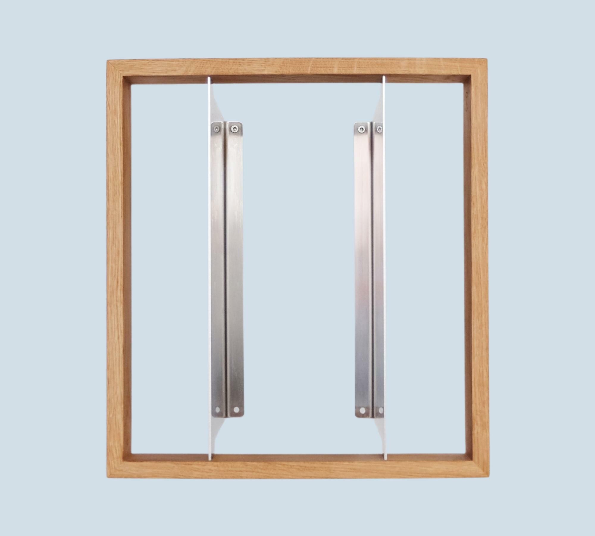 Minimalistisches Plattenregal mit rechteckigem Eichenrahmen 4